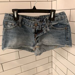 Cheeky lowrise denim shorts size 6/28